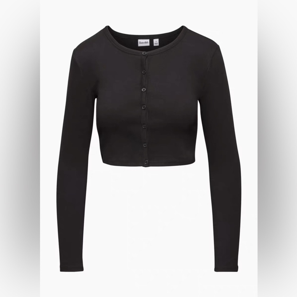 AVAILABLE IN JUNE NWOT Aritzia Wilfred black cropped top